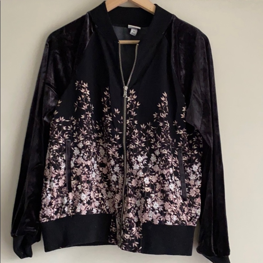 MOVING SALE ‼️Bomber zip up sweater